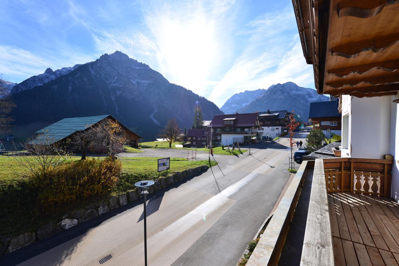 Hotel Alpenstueble Appartements Mittelberg Exterior foto